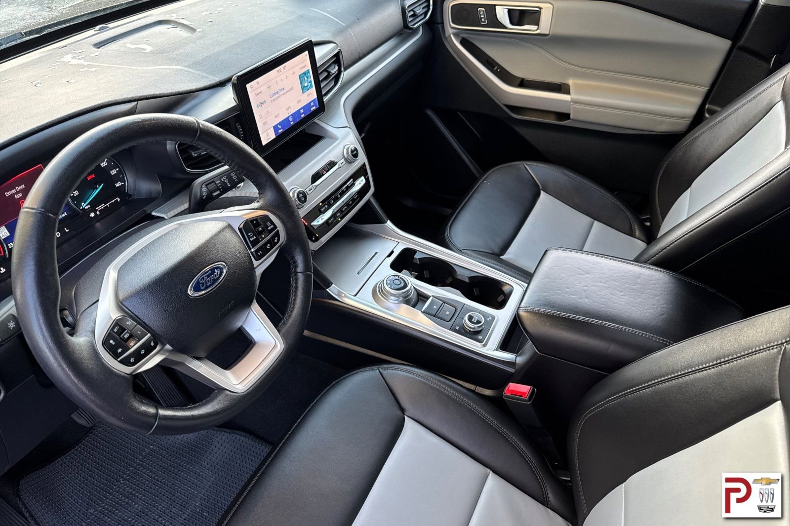 Used 2024 Ford Explorer XLT w/ Equipment Group 202A image 10