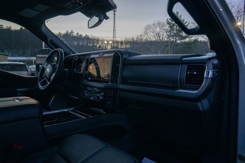 Used 2025 Ford F350 Platinum w/ FX4 Off-Road Package image 15