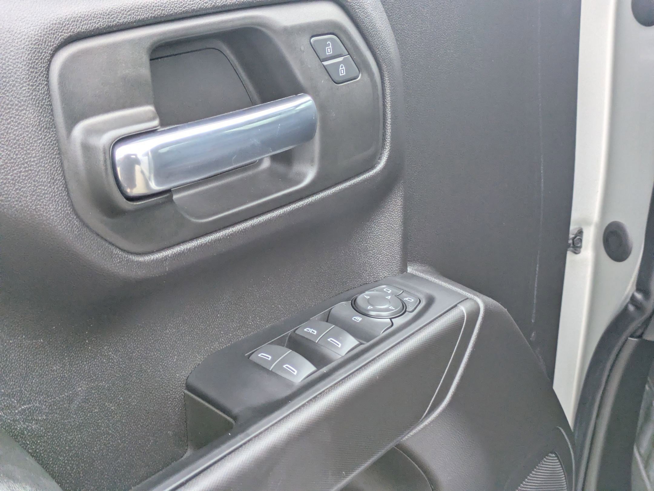 Used 2022 Chevrolet Silverado 1500 Custom image 12