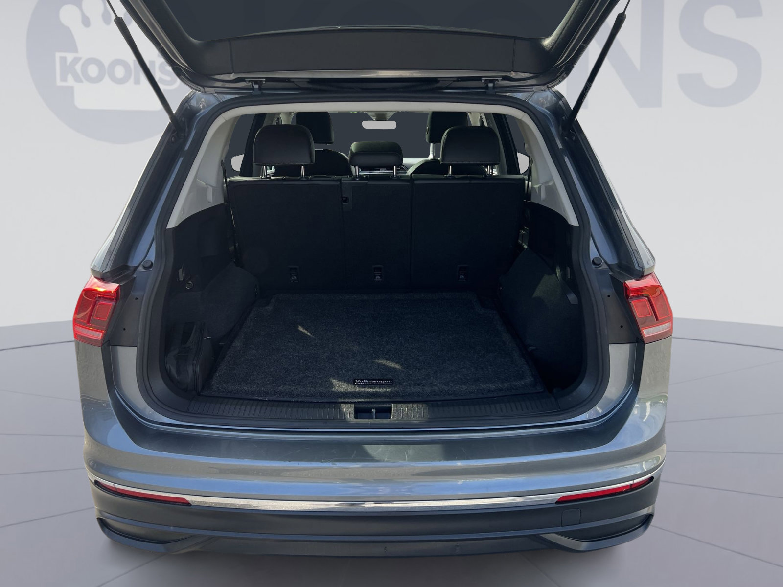 Used 2023 Volkswagen Tiguan SE image 25