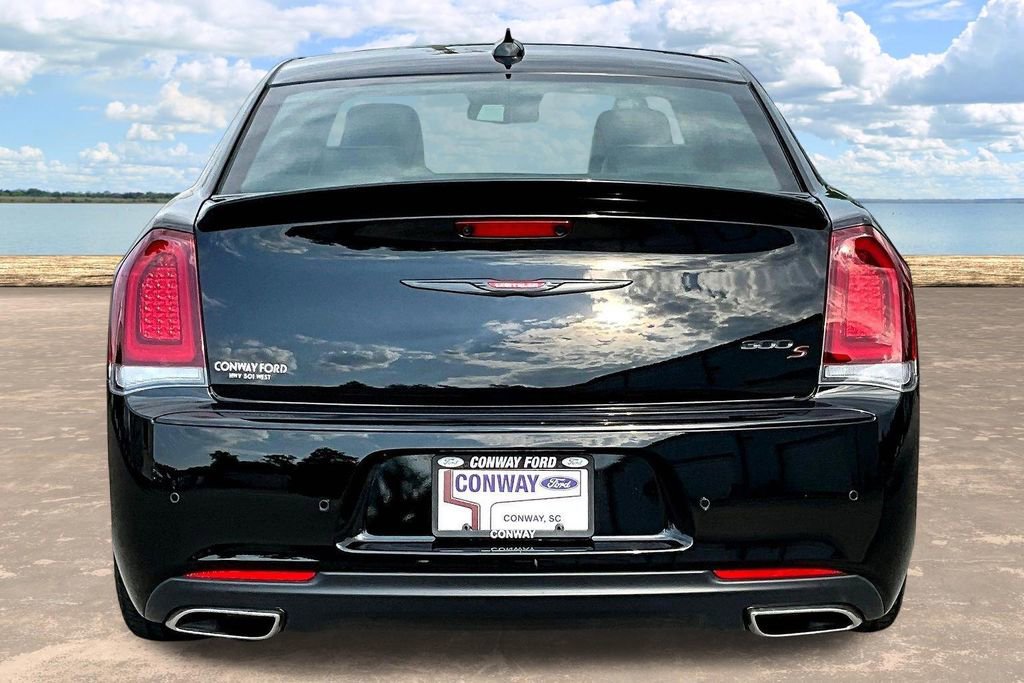 Used 2023 Chrysler 300 S w/ Comfort Group RWD image 7