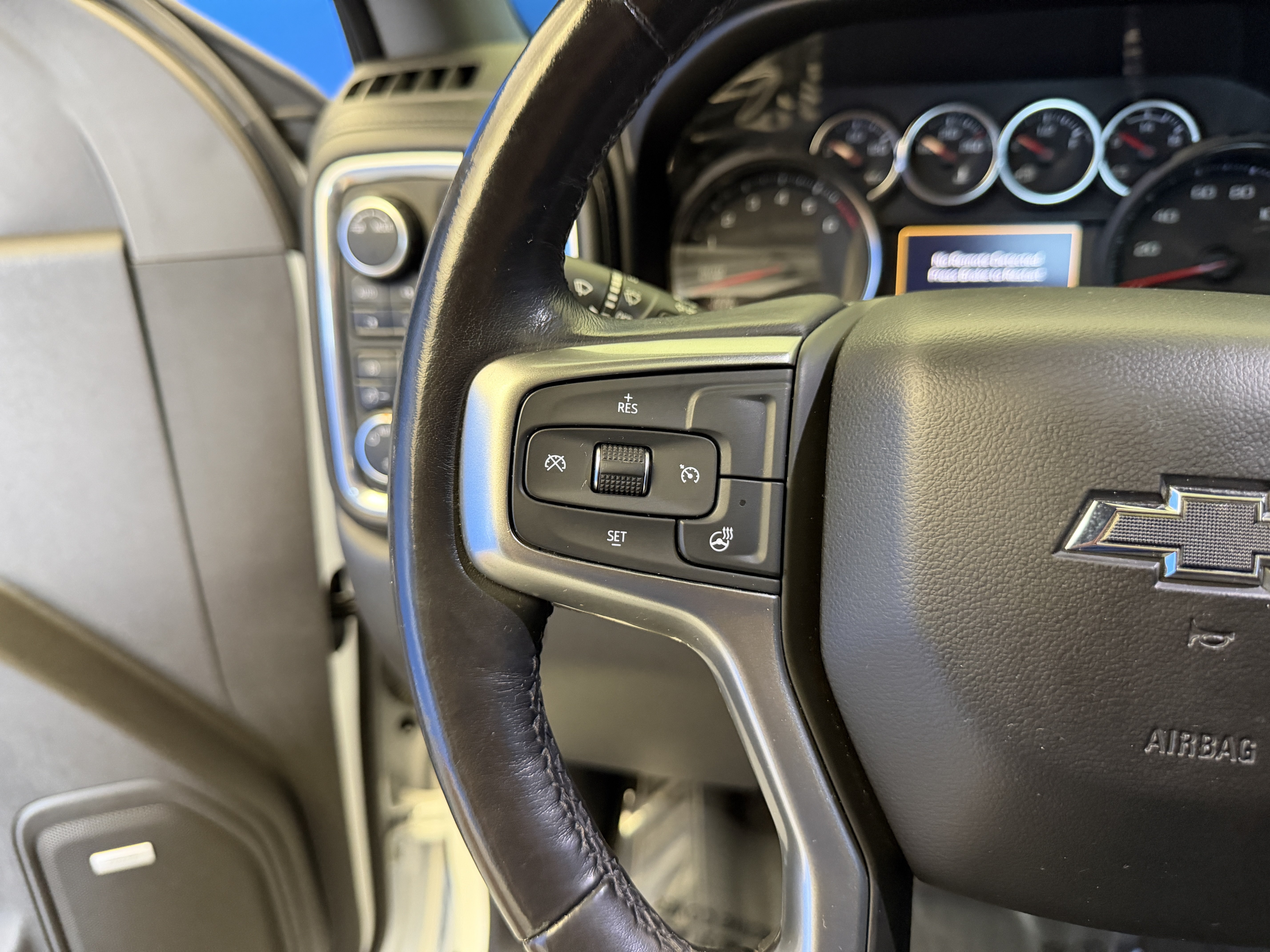 Used 2021 Chevrolet Silverado 1500 LT Trail Boss w/ Convenience Package II AWD/4WD image 18