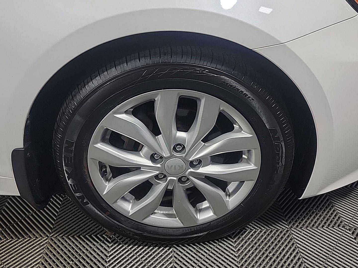 Used 2015 Kia Optima EX w/ EX Premium Package image 3