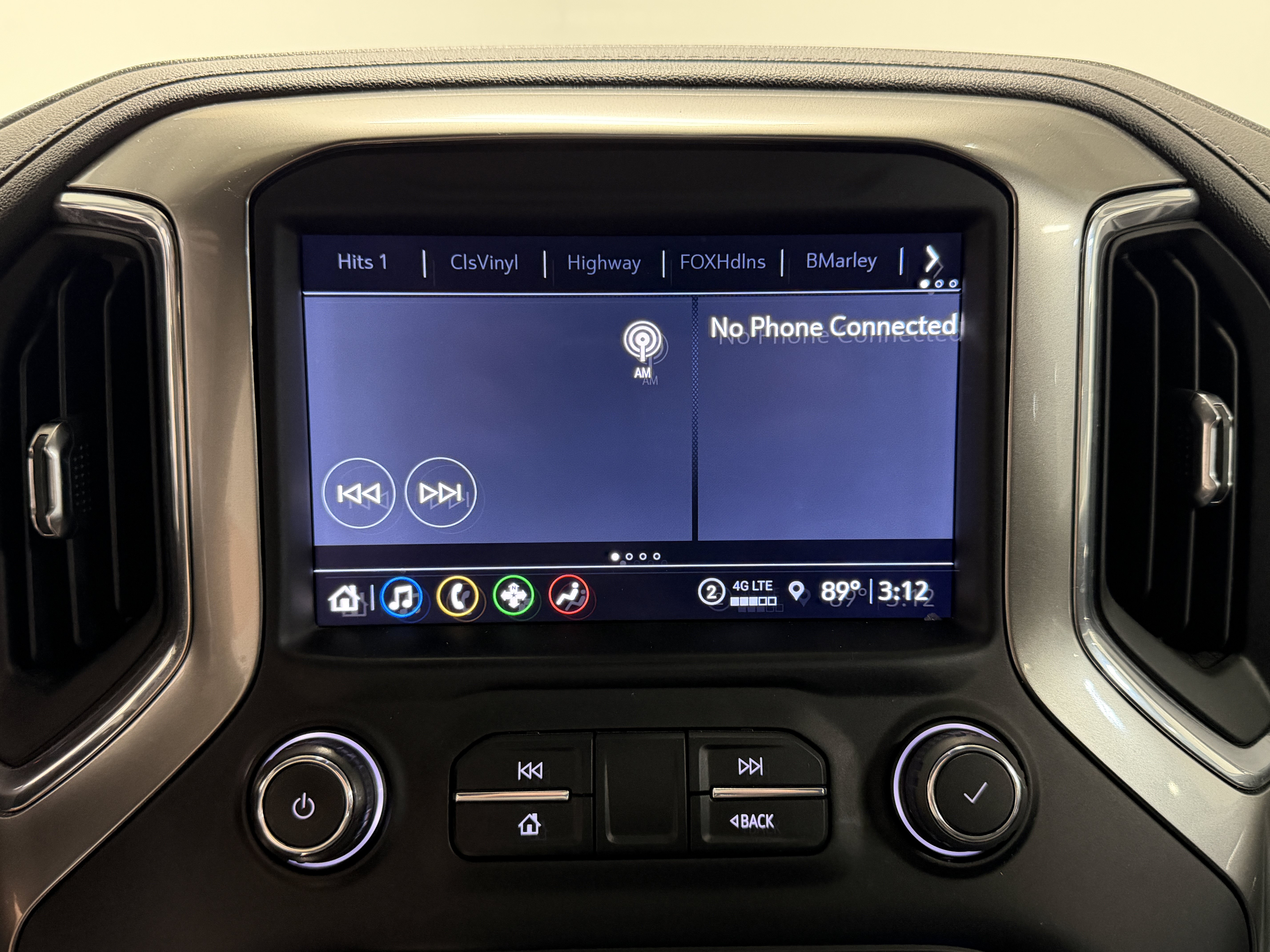 Used 2021 Chevrolet Silverado 1500 RST w/ Convenience Package II AWD/4WD image 8