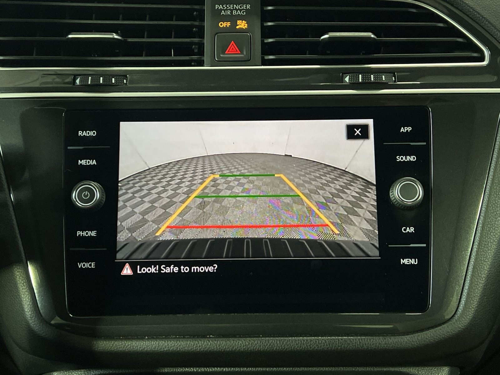 Used 2024 Volkswagen Tiguan SE R-Line AWD/4WD image 19
