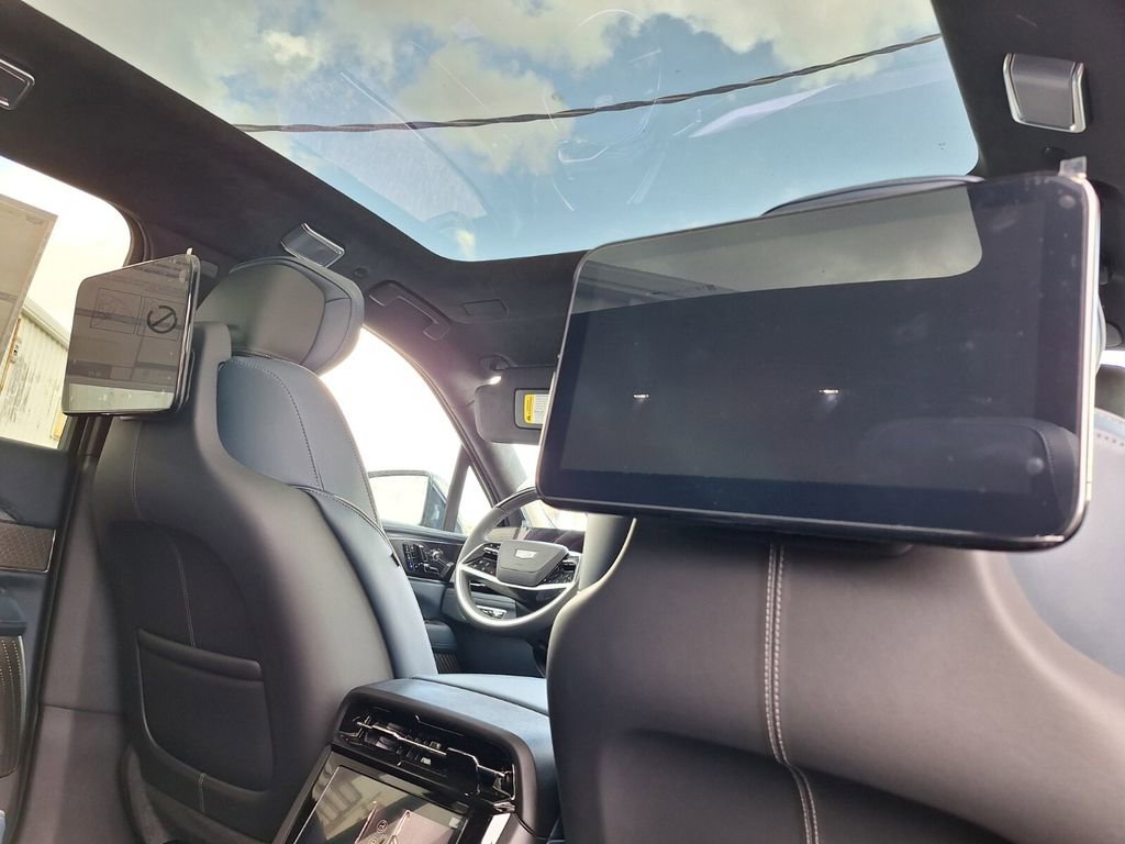 New 2025 Cadillac Escalade IQ Luxury 2 image 29