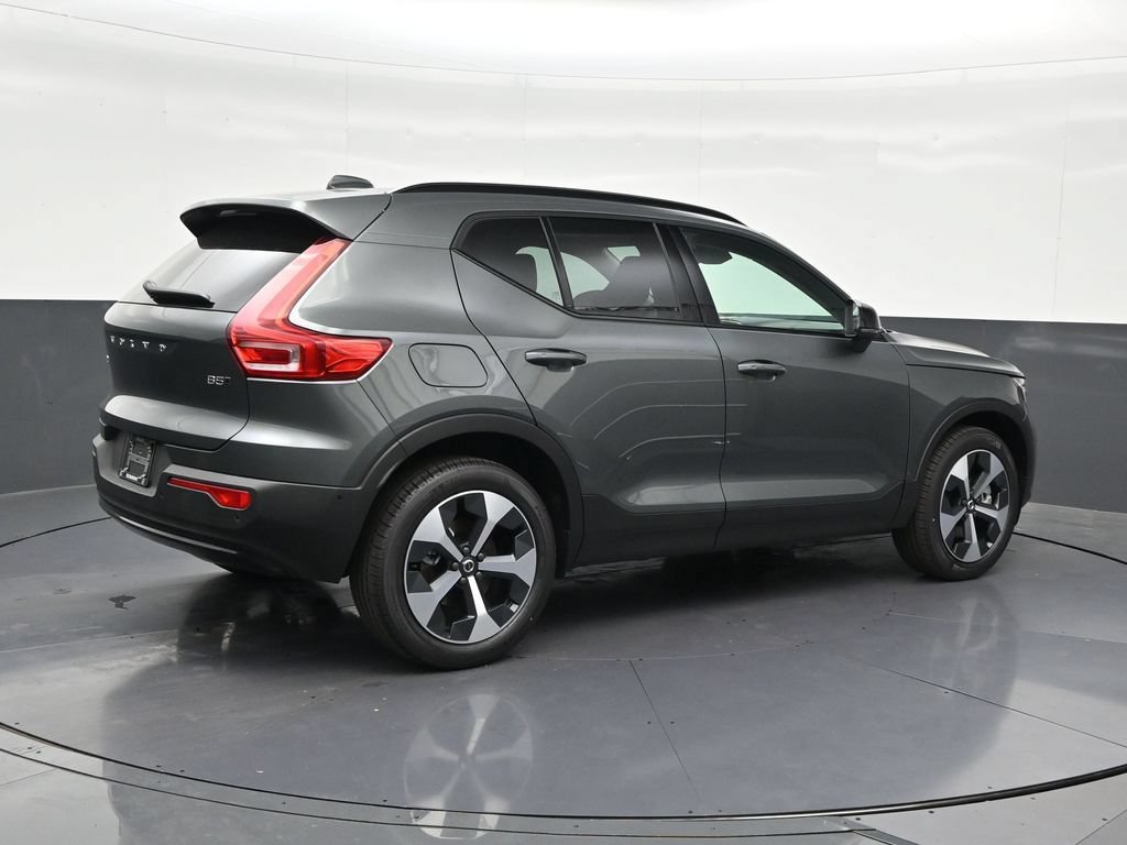 New 2026 Volvo XC40 B5 Plus w/ Climate Package AWD/4WD image 5