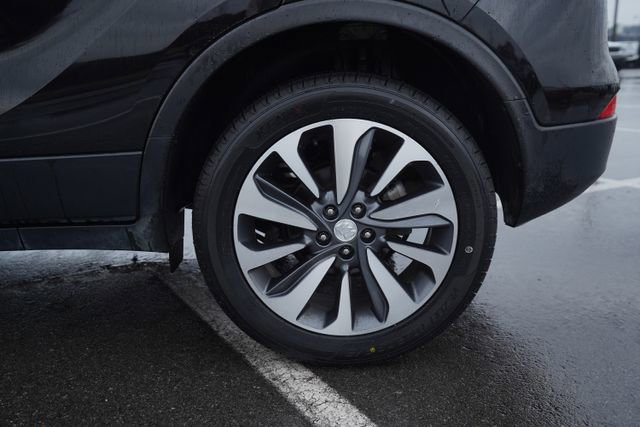 Used 2021 Buick Encore Preferred w/ Safety Package image 40