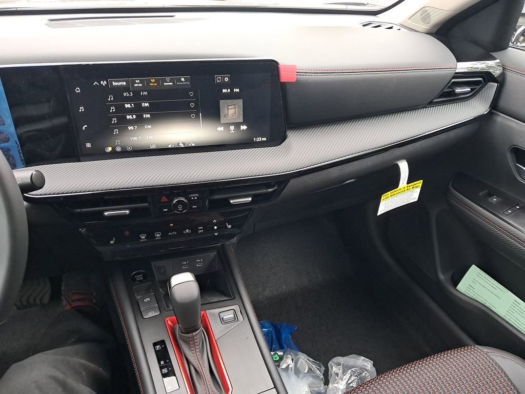 New 2026 Nissan Kicks SR w/ Cold Weather Package image 20