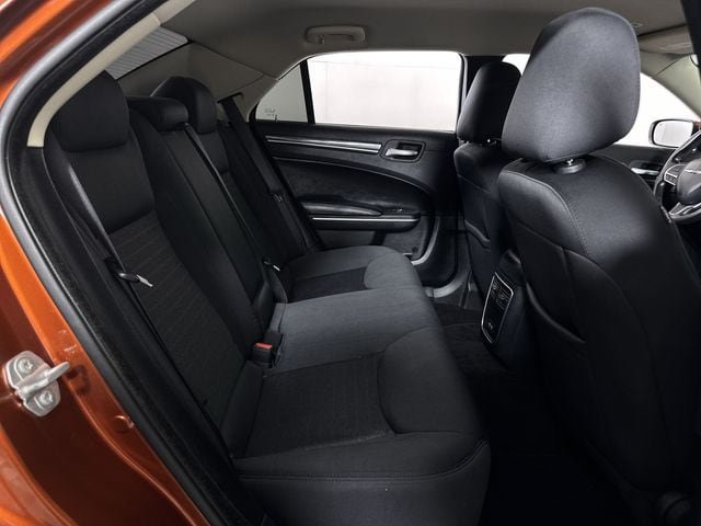 Used 2021 Chrysler 300 Touring RWD image 28