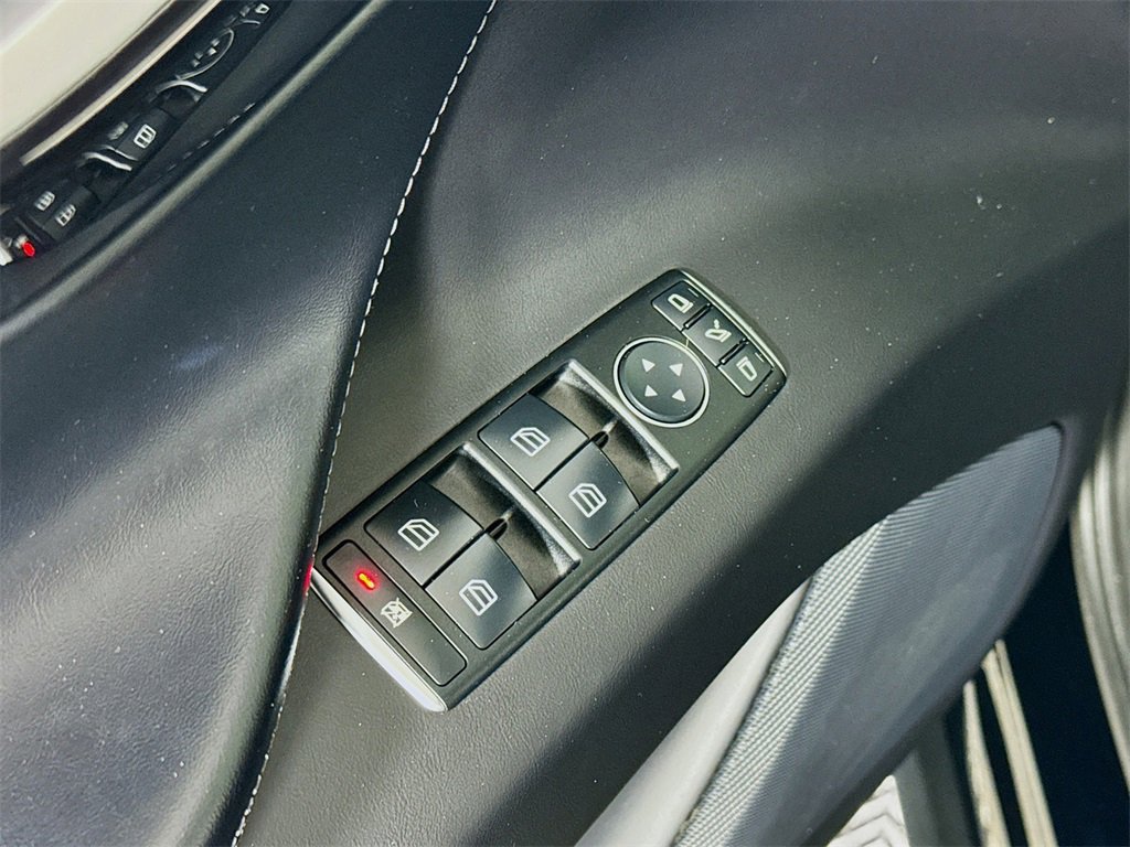 Used 2018 Tesla Model X 100D image 17