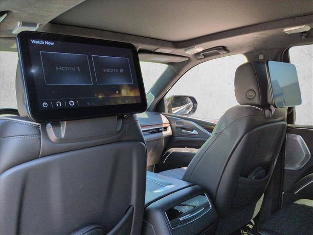 Used 2022 Cadillac Escalade Premium Luxury Platinum w/ Heavy-Duty Trailer Package AWD/4WD image 17
