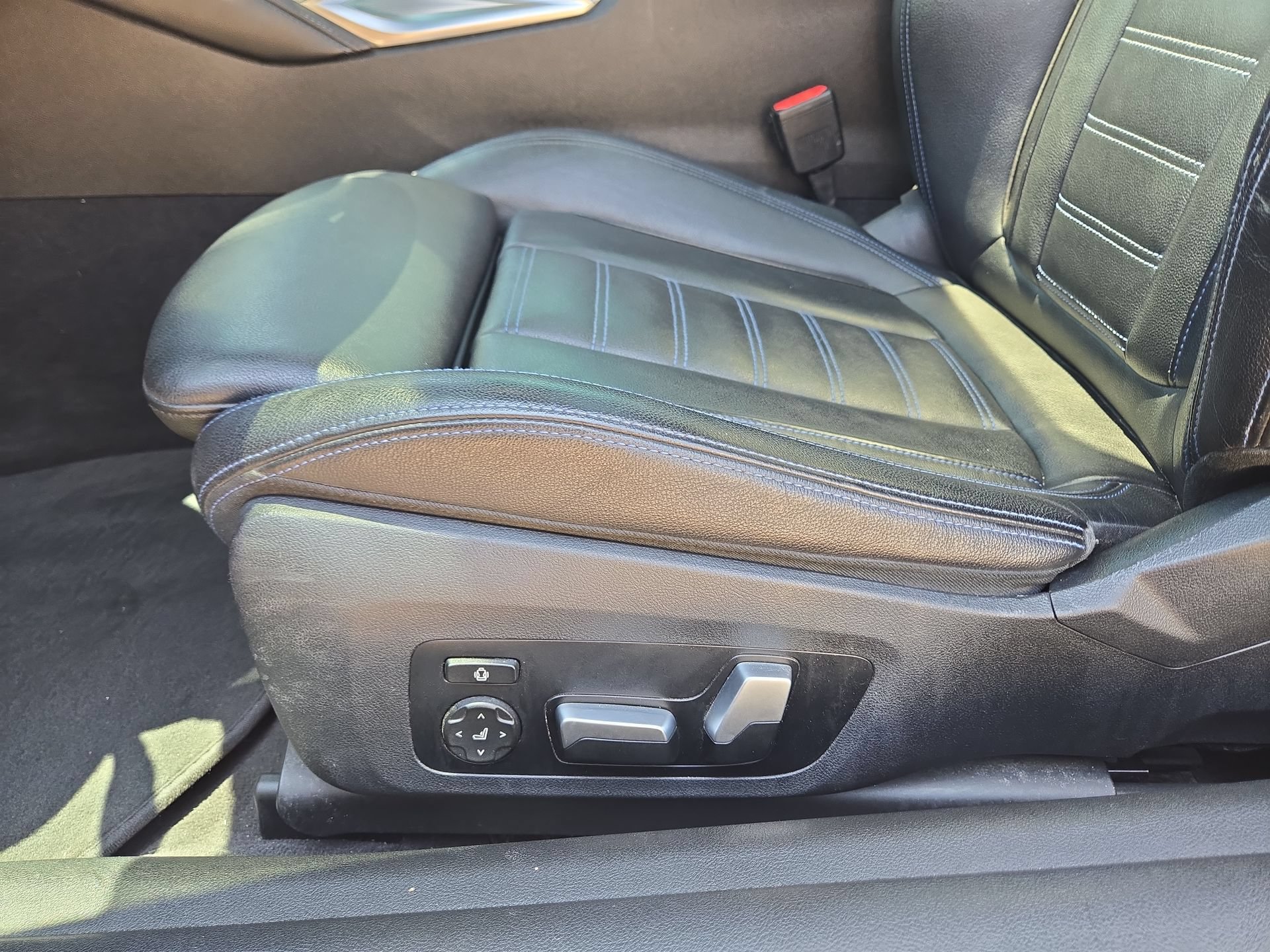 Used 2021 BMW 430i Coupe w/ M Sport Package RWD image 17