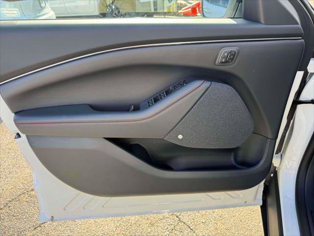 Used 2025 Ford Mustang Mach-E Premium w/ Sport Appearance Package AWD/4WD image 15