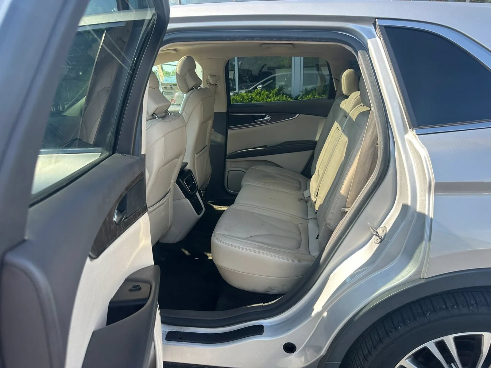 Used 2016 Lincoln MKX Reserve w/ Climate Package AWD/4WD image 11