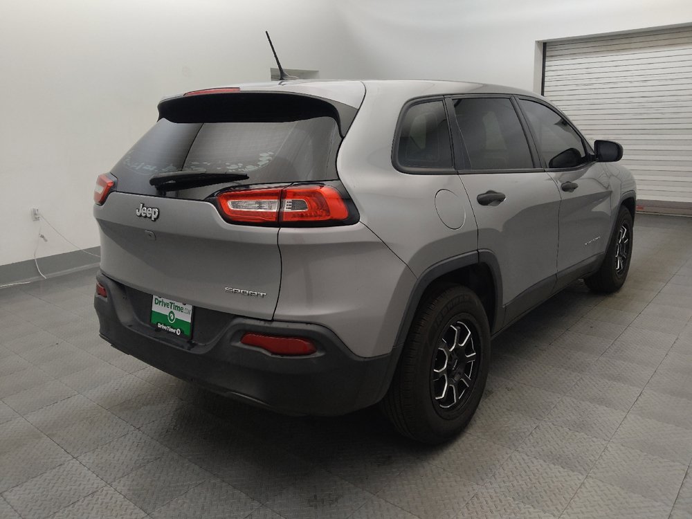 Used 2015 Jeep Cherokee Sport FWD image 9