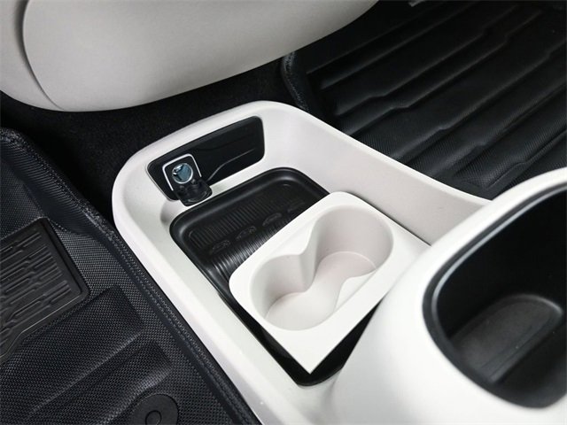 Used 2023 Chrysler Pacifica Touring-L image 30