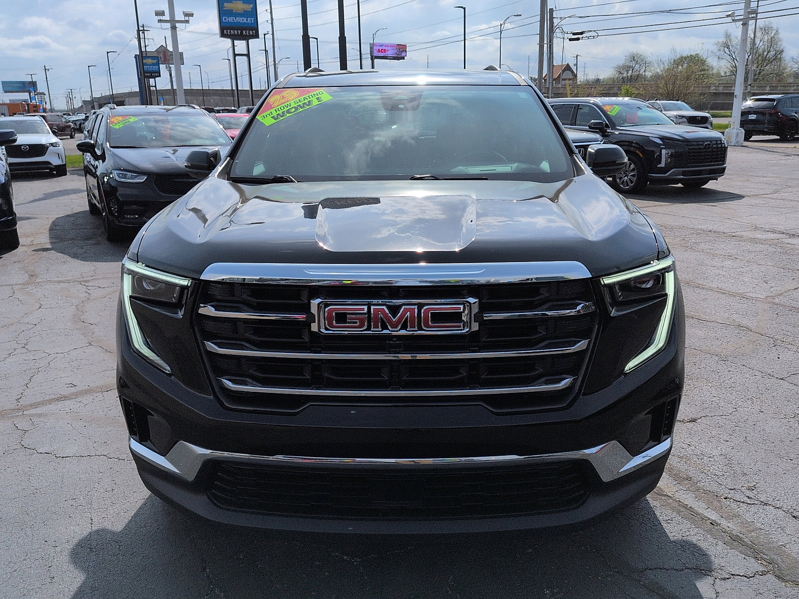Used 2025 GMC Acadia Elevation image 3