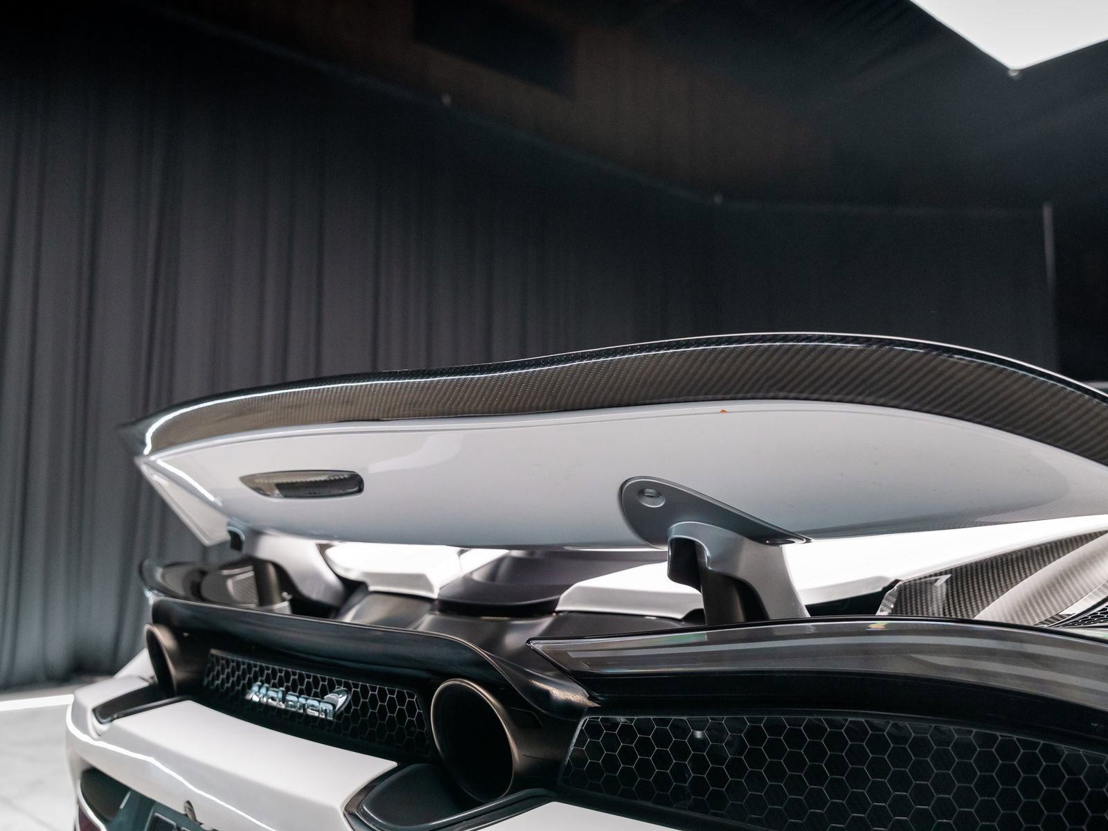 Used 2019 McLaren 720S Performance RWD image 35