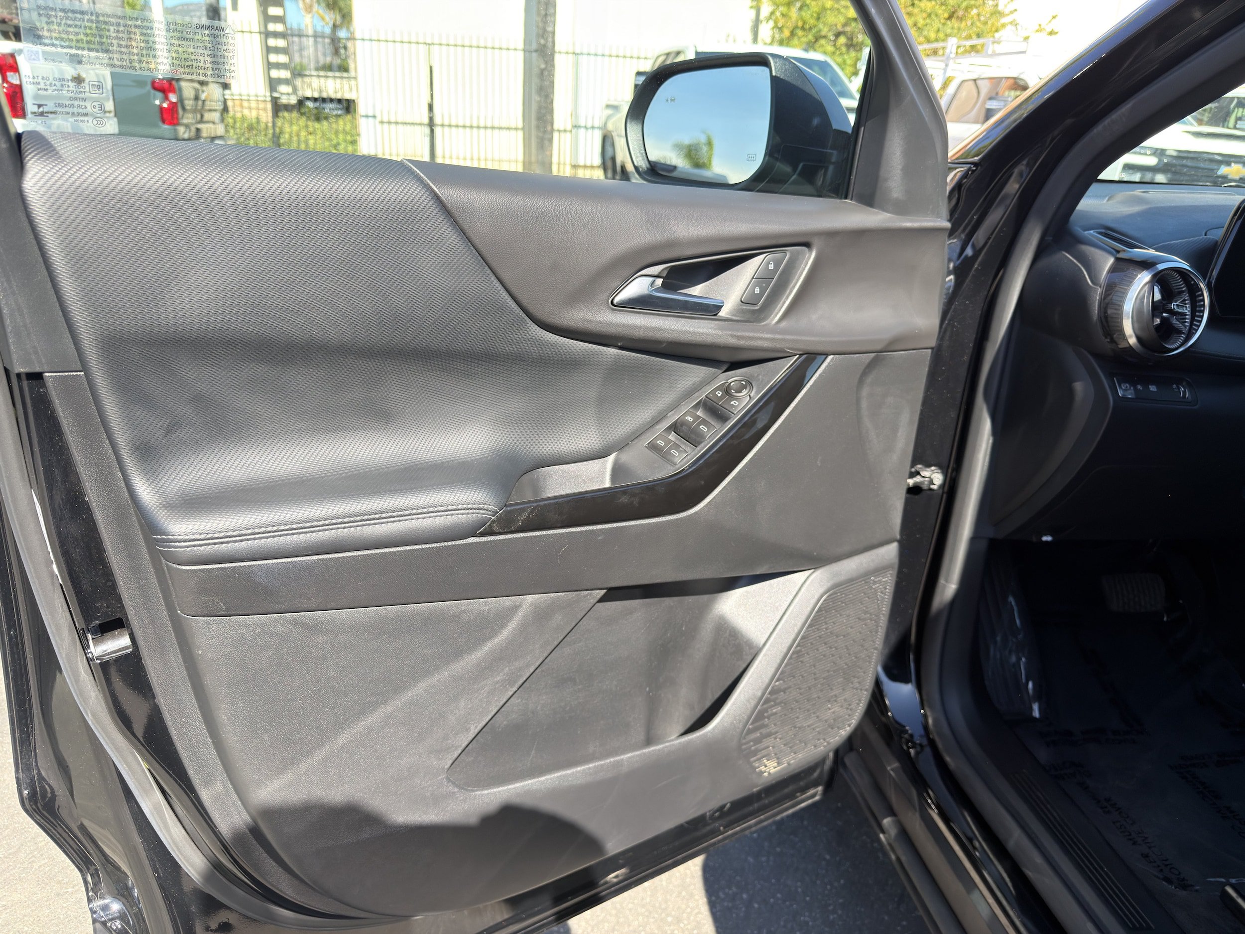 Used 2026 Chevrolet Equinox LT FWD image 23