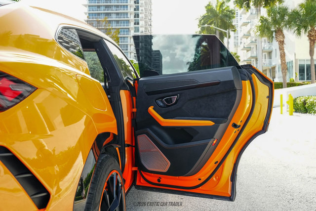 Used 2022 Lamborghini Urus image 36