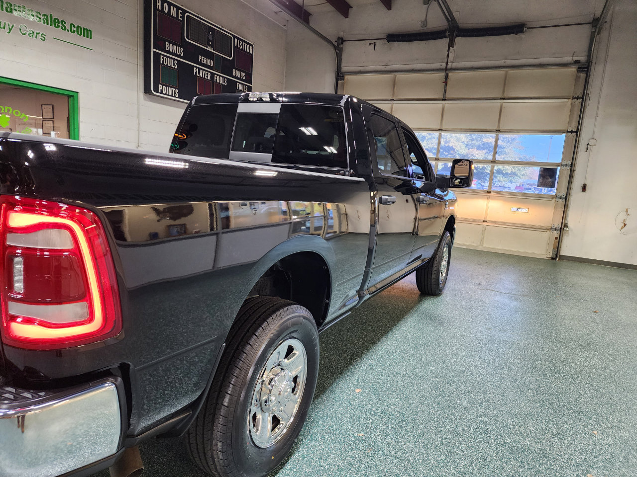 Used 2024 RAM 3500 Tradesman w/ Towing Technology Group image 7