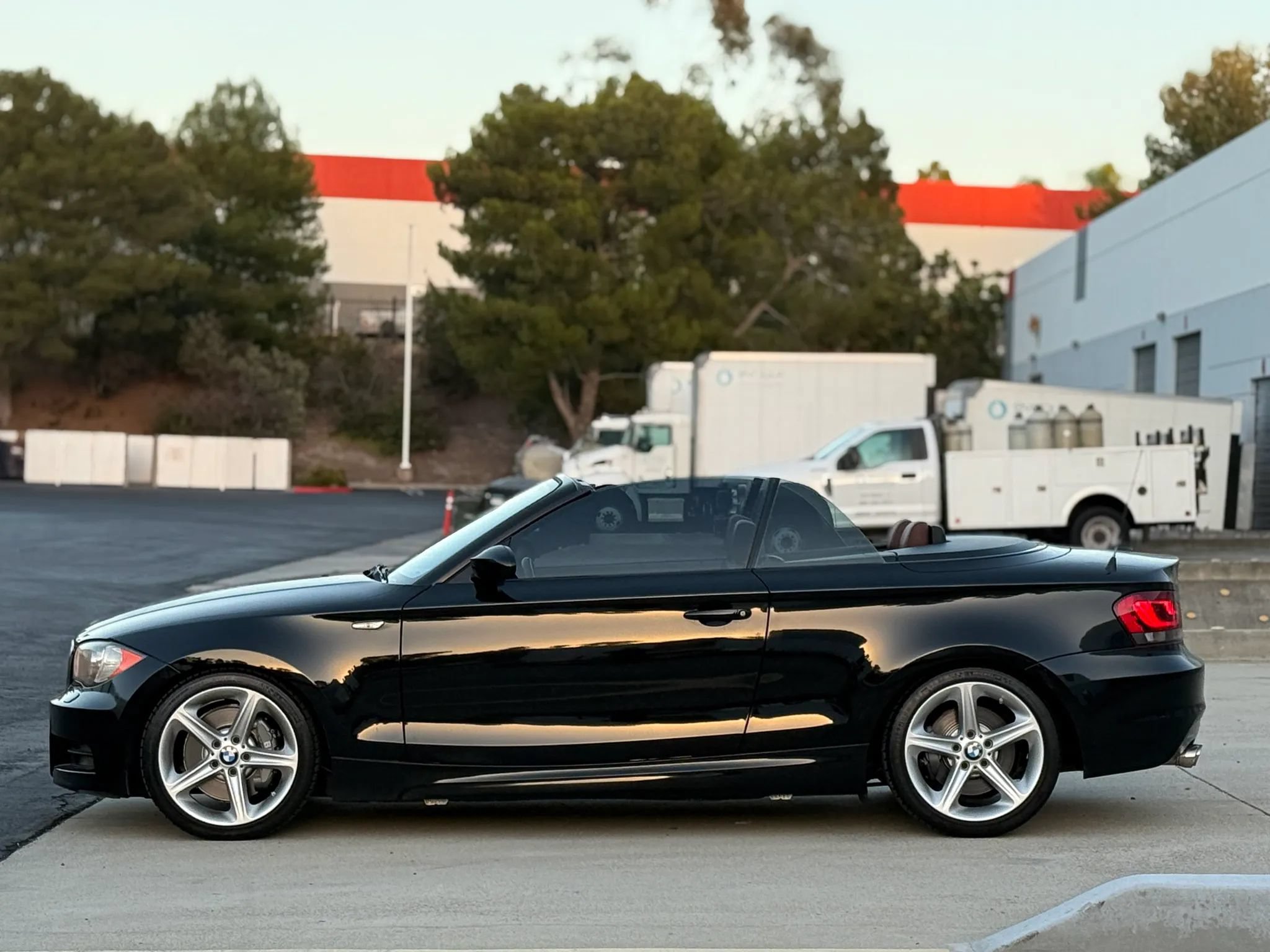 Used 2009 BMW 135i Convertible RWD image 5