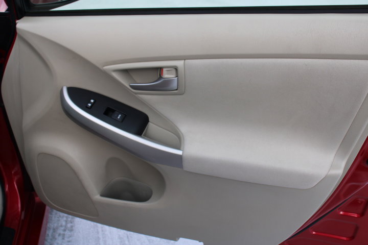 Used 2015 Toyota Prius Three image 17