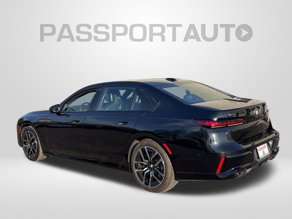 Certified 2023 BMW 760i xDrive image 3