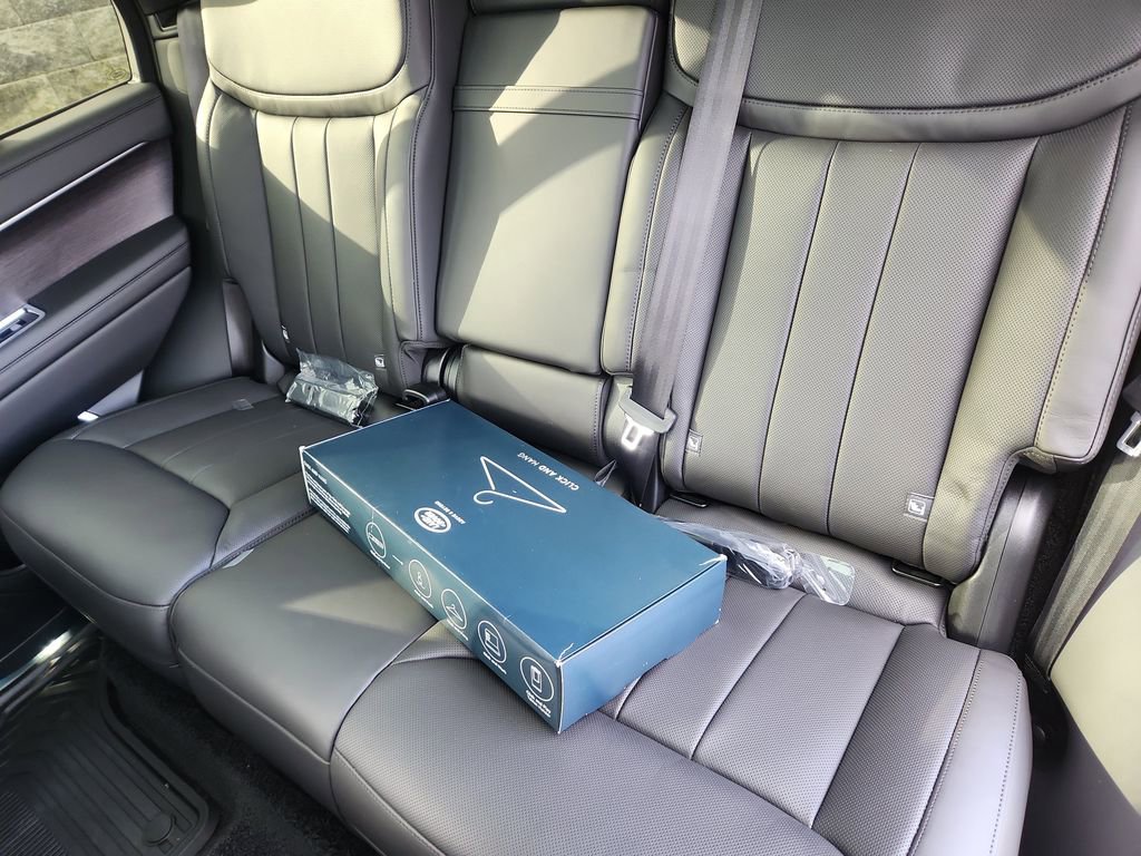 New 2026 Land Rover Range Rover SE image 25