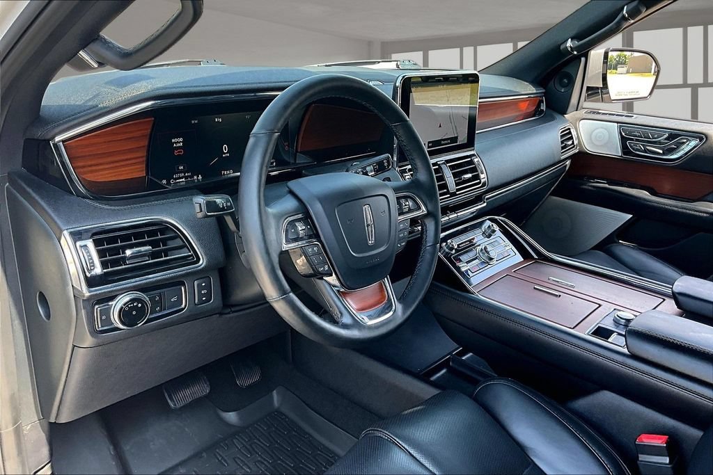Used 2020 Lincoln Navigator Reserve w/ Equipment Group 208A Reserve RWD image 16