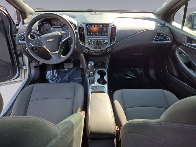 Used 2018 Chevrolet Cruze LT w/ Sun And Sound Package image 12