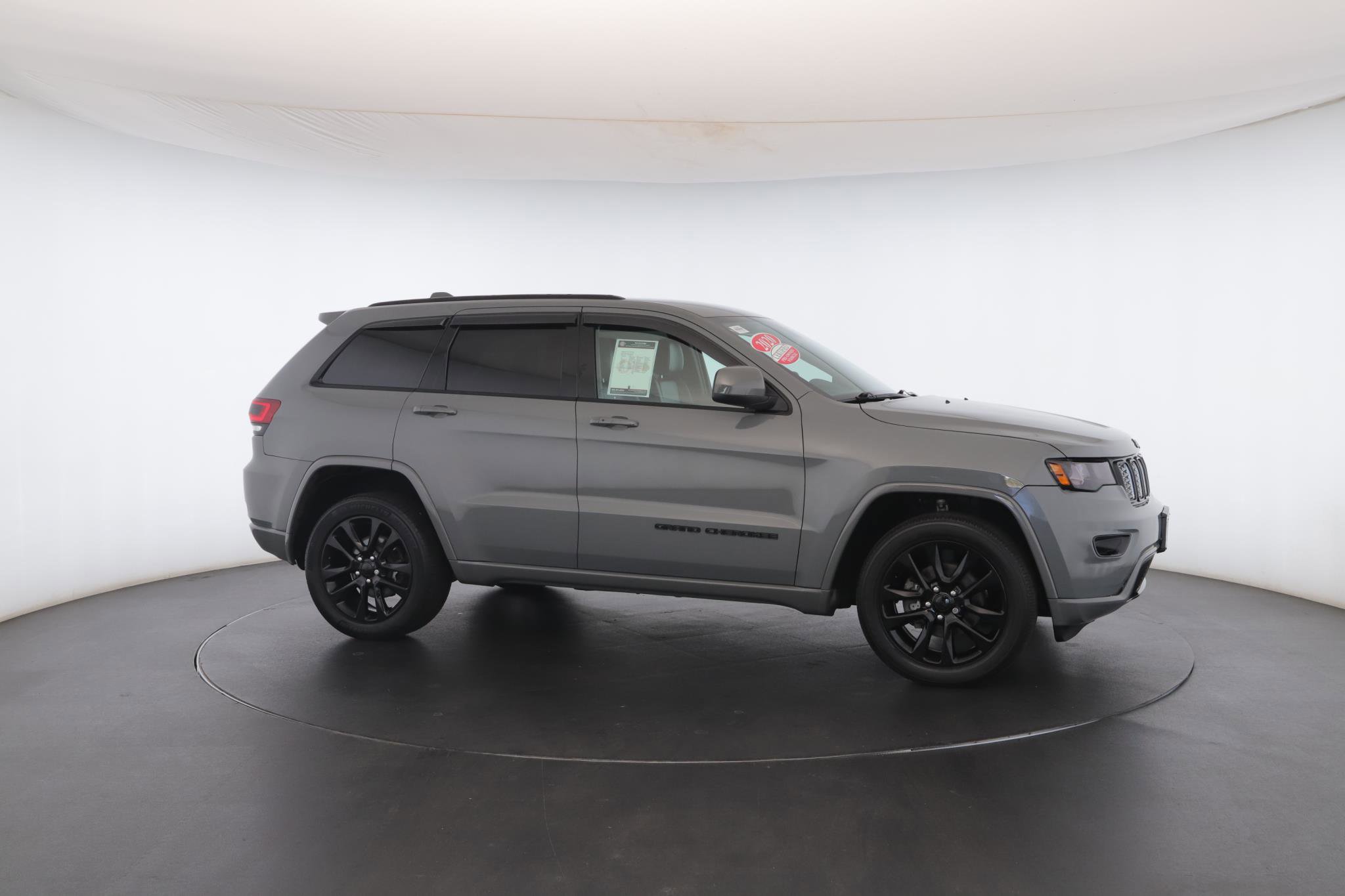 Used 2020 Jeep Grand Cherokee Altitude image 32