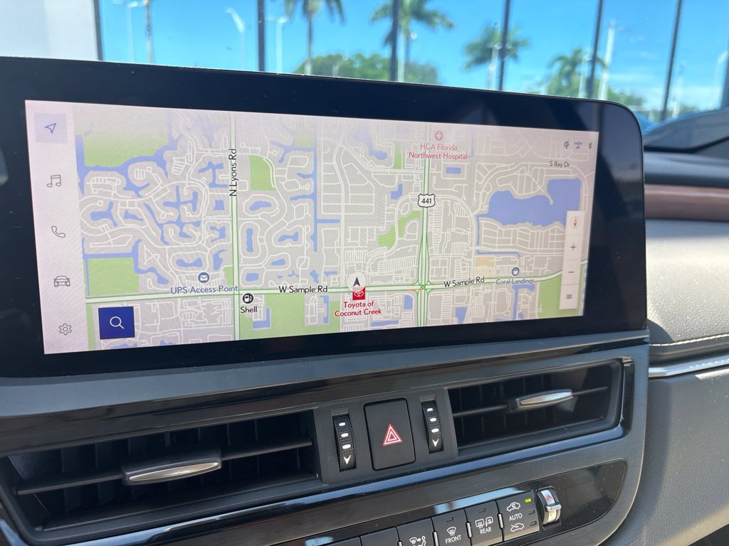 Certified 2025 Lexus ES 300h w/ Premium Package FWD image 3