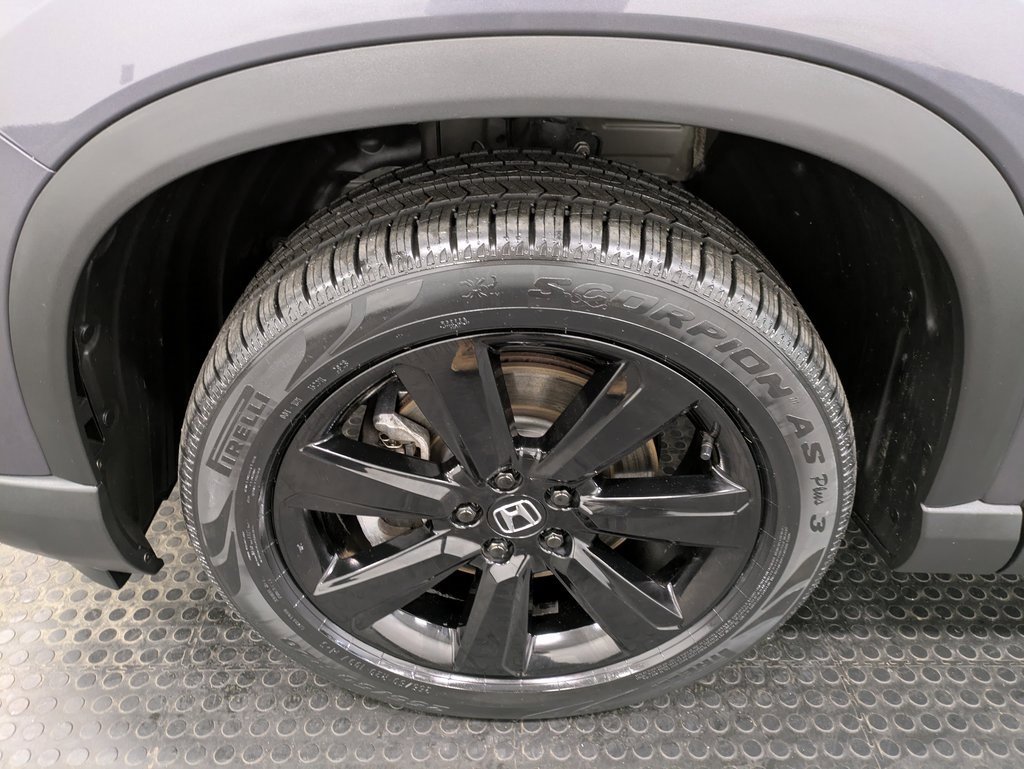 Used 2025 Honda Pilot Black Edition image 7