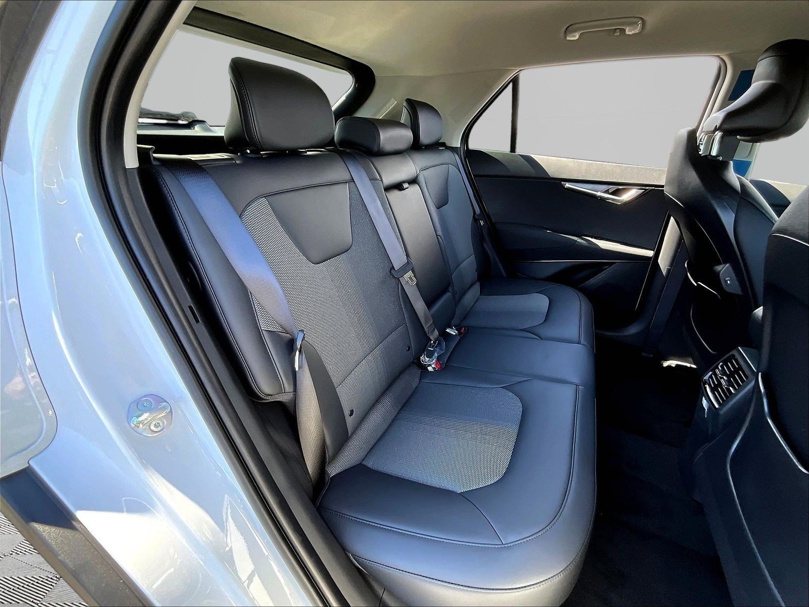 New 2026 Kia Niro EX FWD image 19