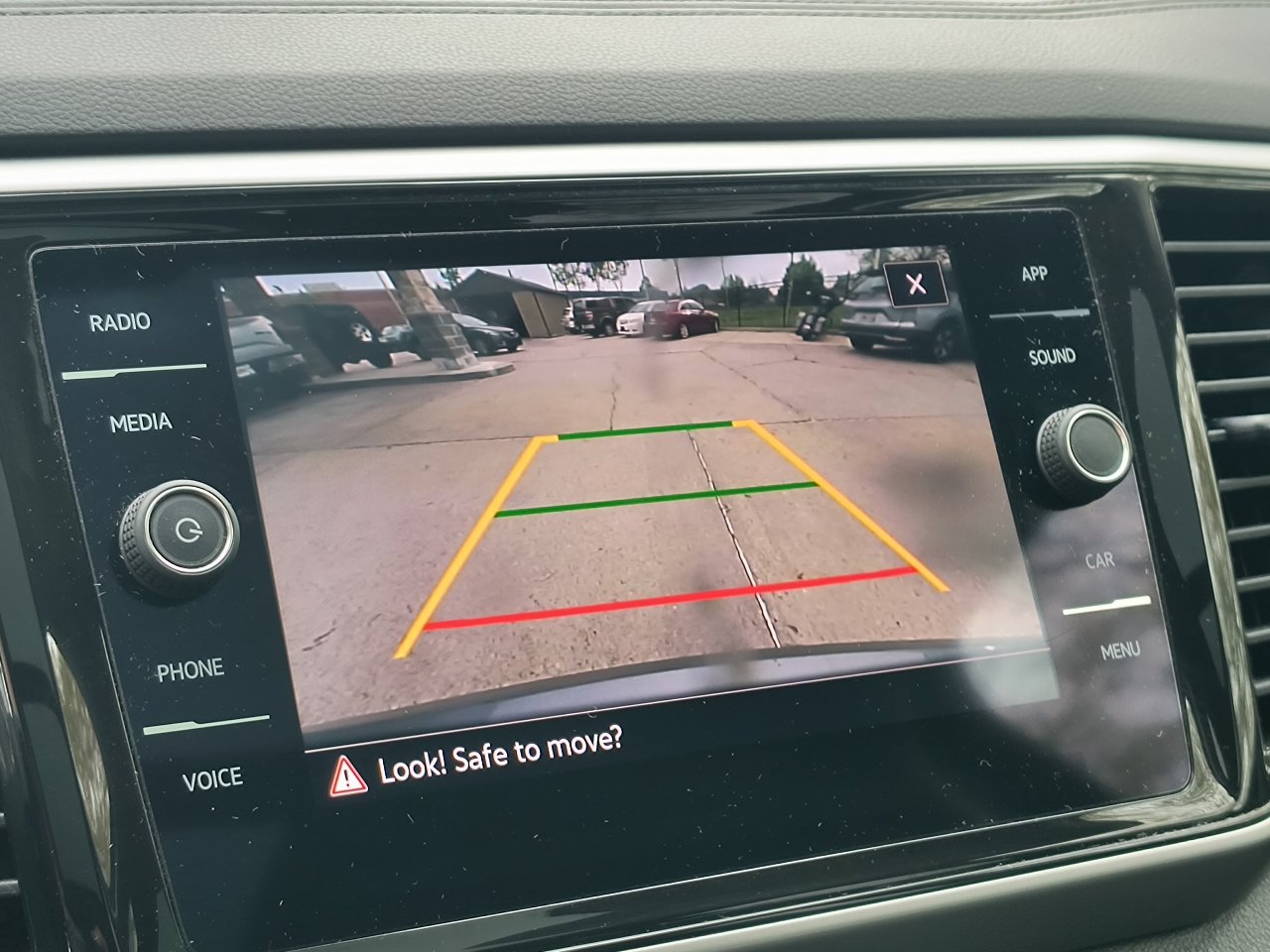 Used 2022 Volkswagen Atlas SE image 29