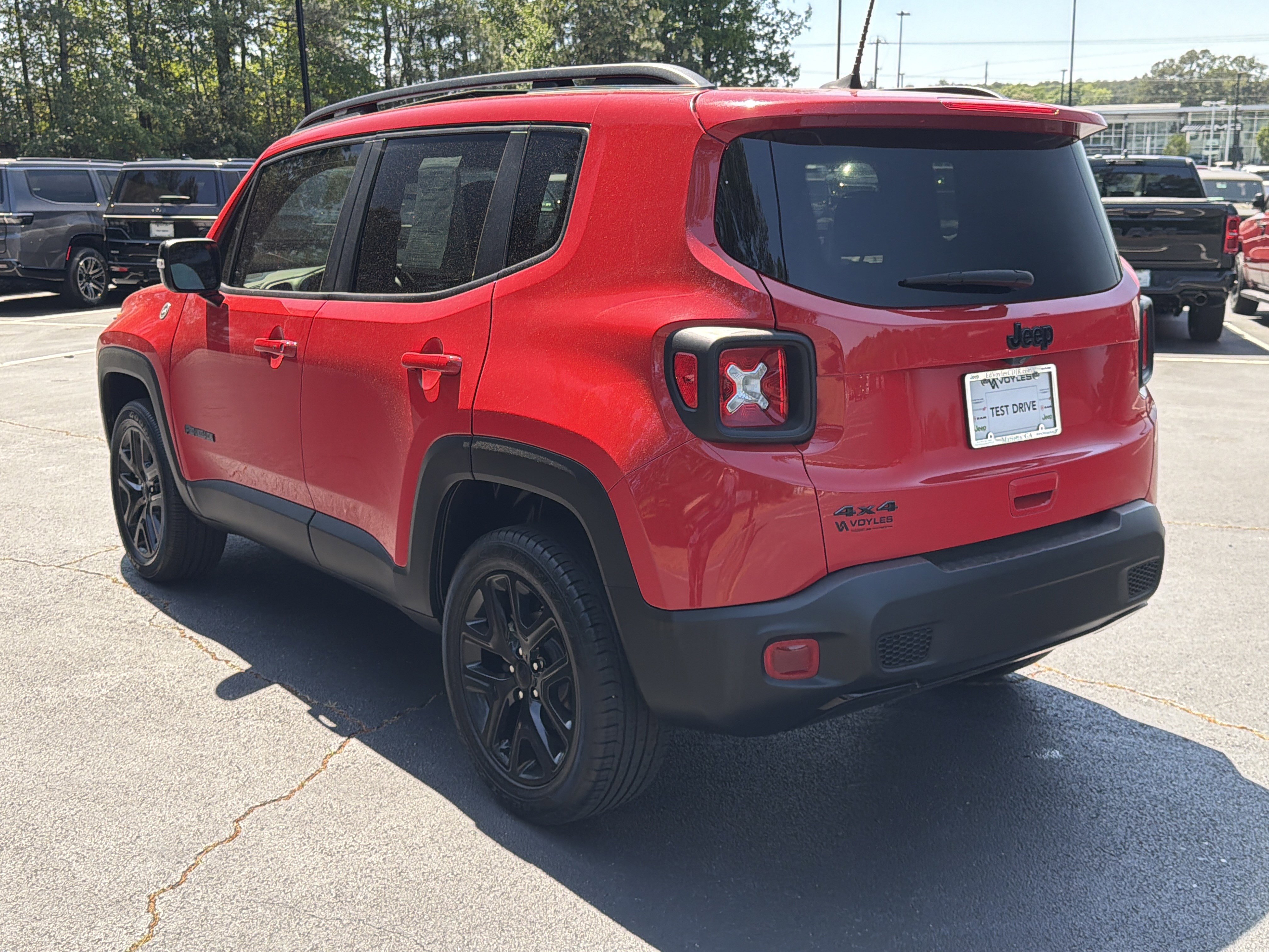 Used 2022 Jeep Renegade Altitude w/ Sun/Sound Group AWD/4WD image 6