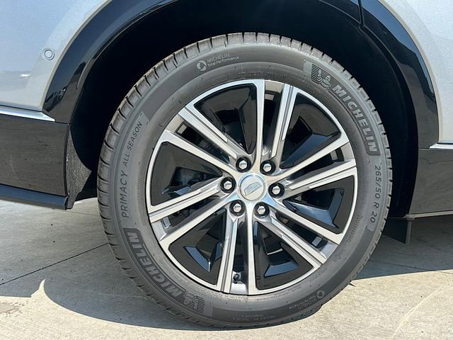 New 2025 Cadillac Lyriq Luxury image 24