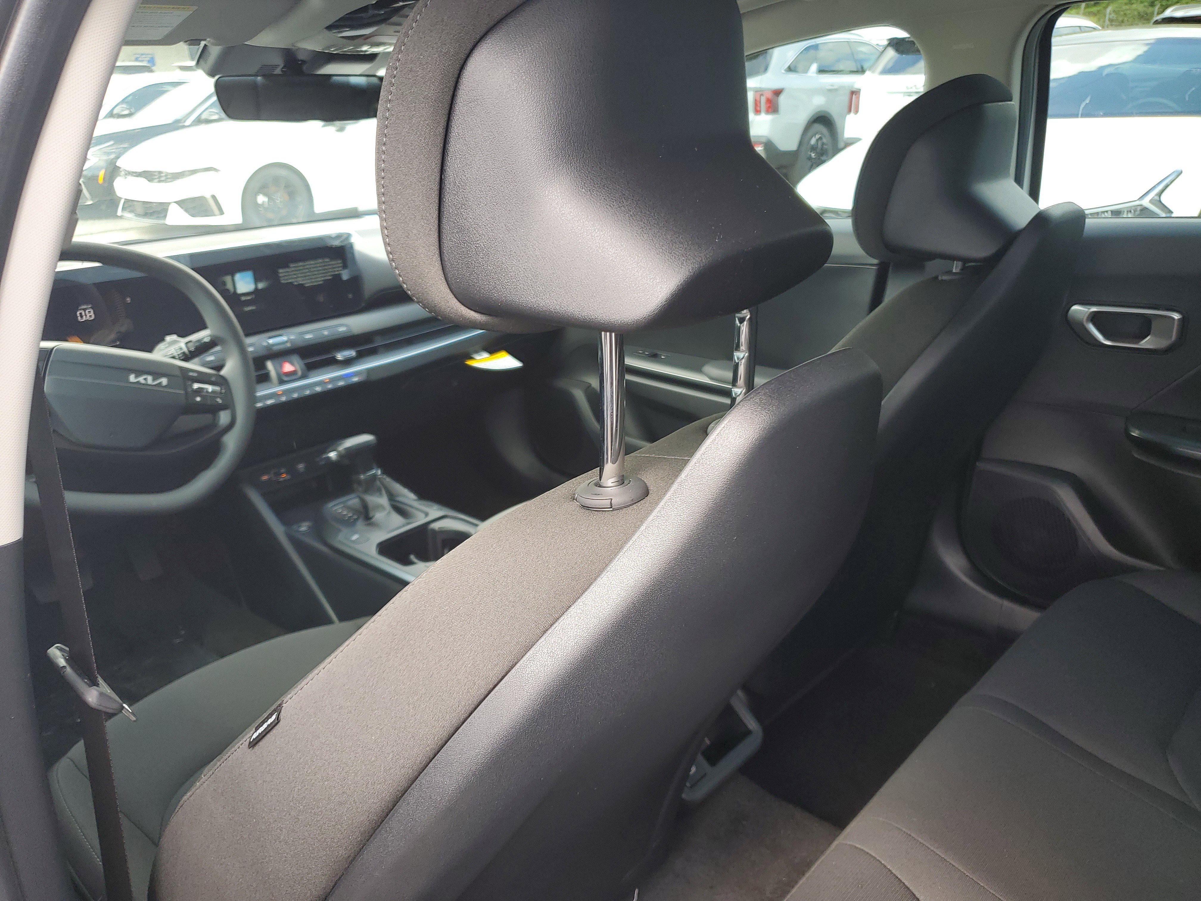 New 2026 Kia K4 FWD image 12