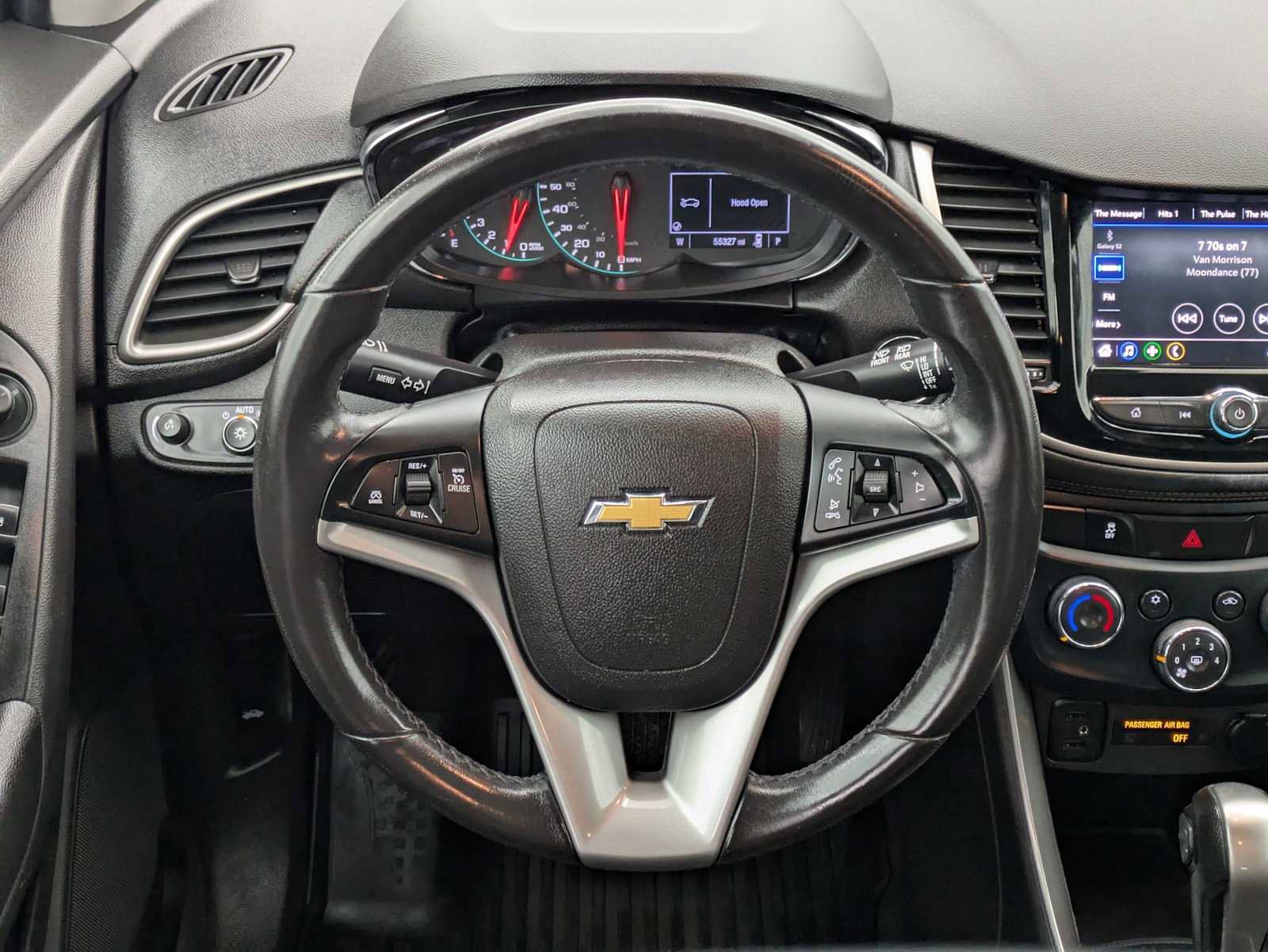 Used 2020 Chevrolet Trax LT w/ LT Convenience Package image 23