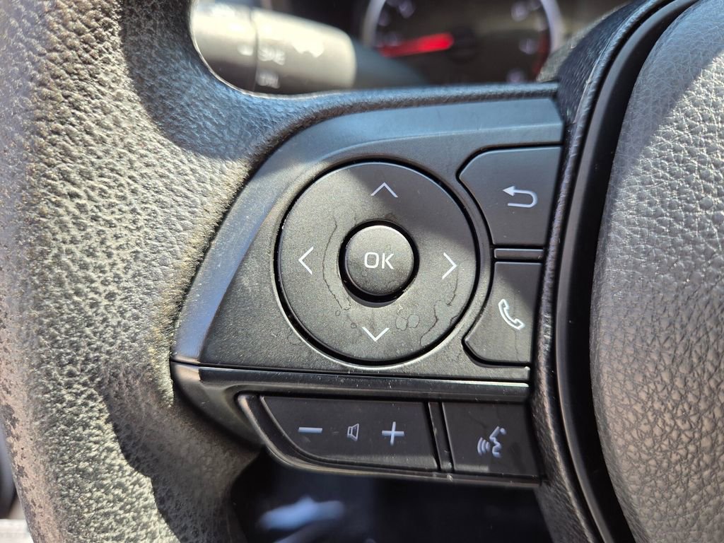 Used 2019 Toyota RAV4 LE FWD image 23