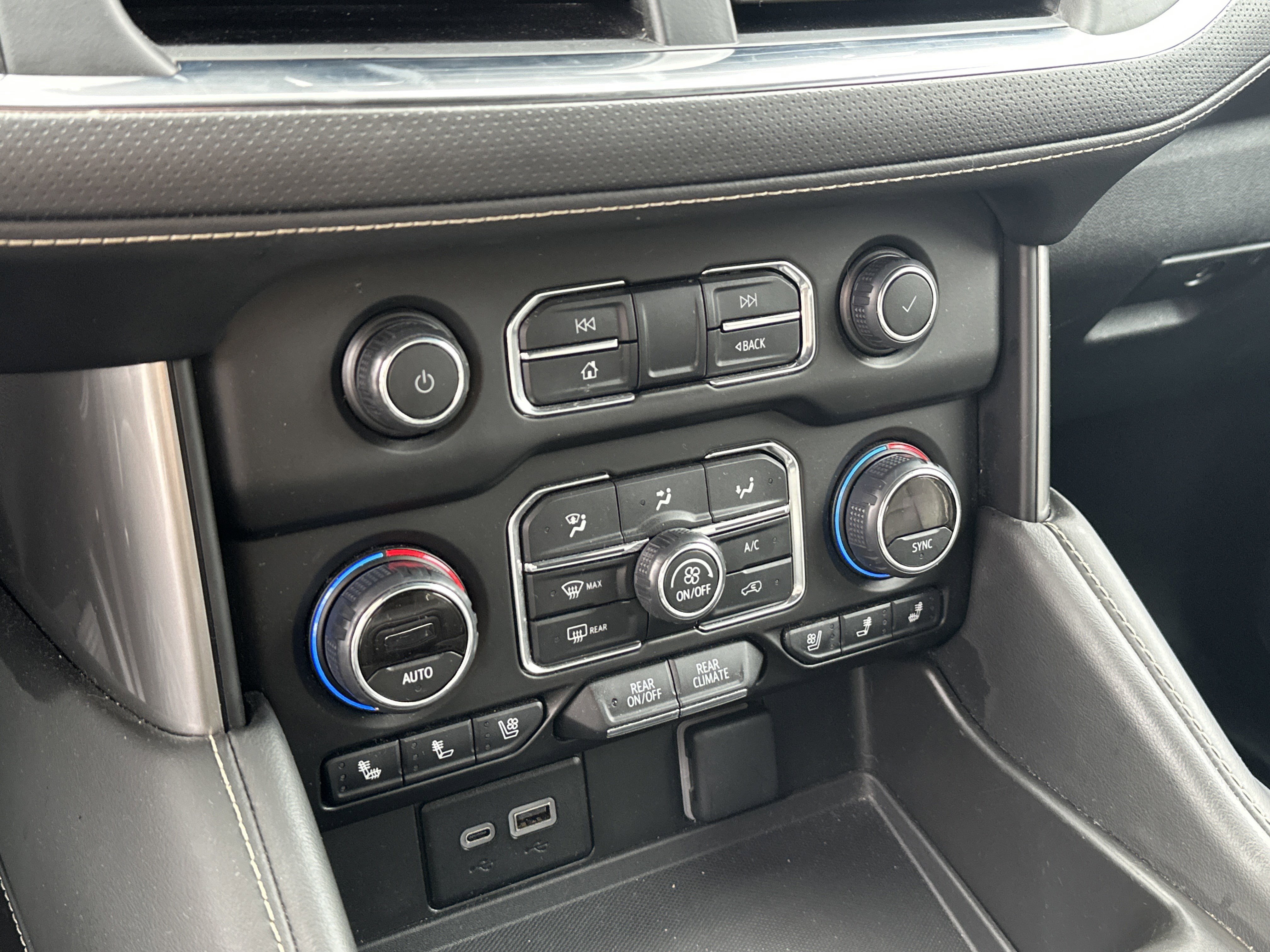 Certified 2024 Chevrolet Tahoe Premier RWD image 33