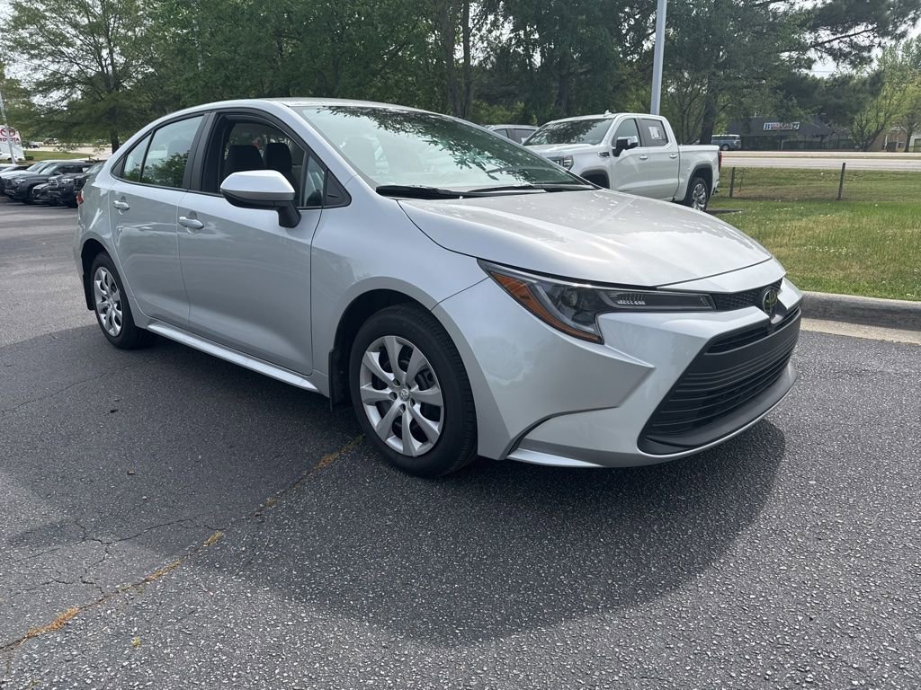 Used 2026 Toyota Corolla LE image 7