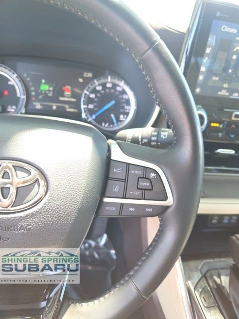 Used 2022 Toyota Highlander Limited AWD/4WD image 32