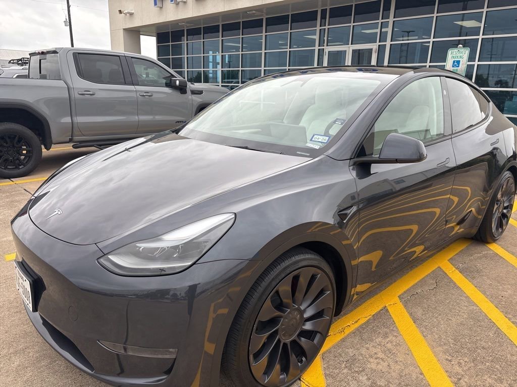 Used 2024 Tesla Model Y Performance AWD/4WD image 1