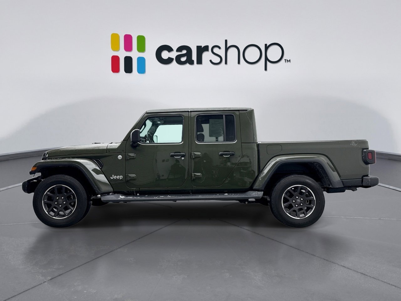 Used 2021 Jeep Gladiator Overland w/ Cold Weather Group image 2