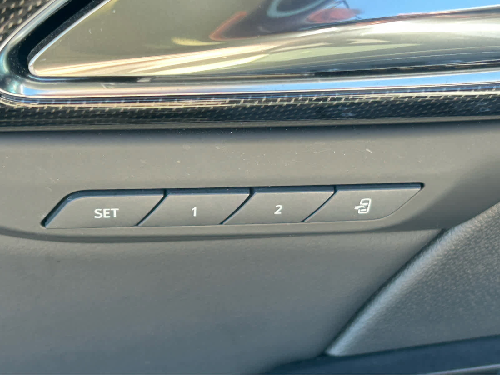 Used 2022 Buick Envision Essence w/ Technology Package I FWD image 21