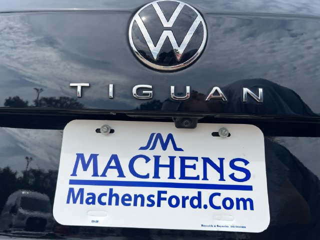 Used 2024 Volkswagen Tiguan SEL R-Line AWD/4WD image 7