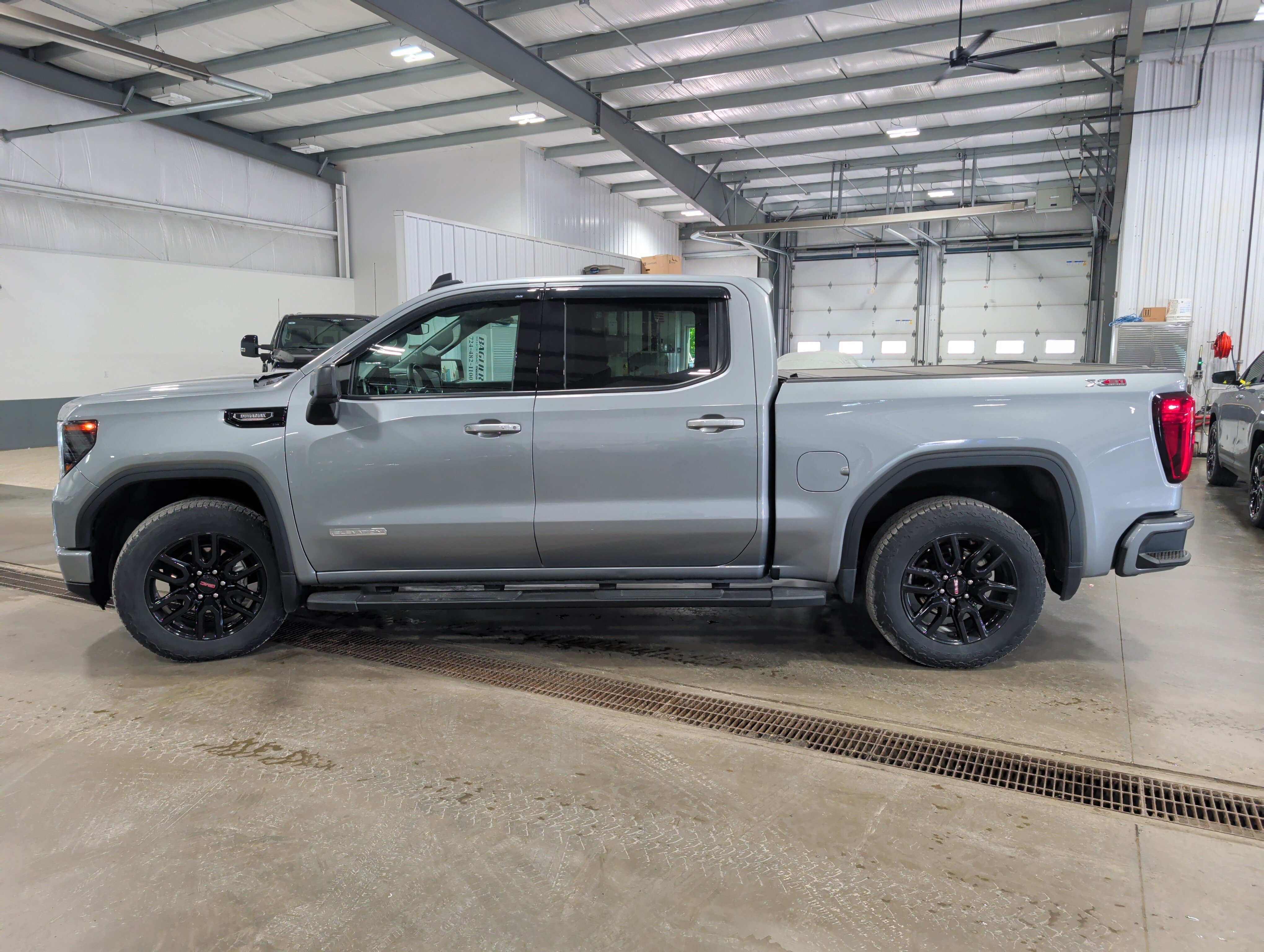 Used 2024 GMC Sierra 1500 Elevation w/ X31 Off-Road Package AWD/4WD image 5